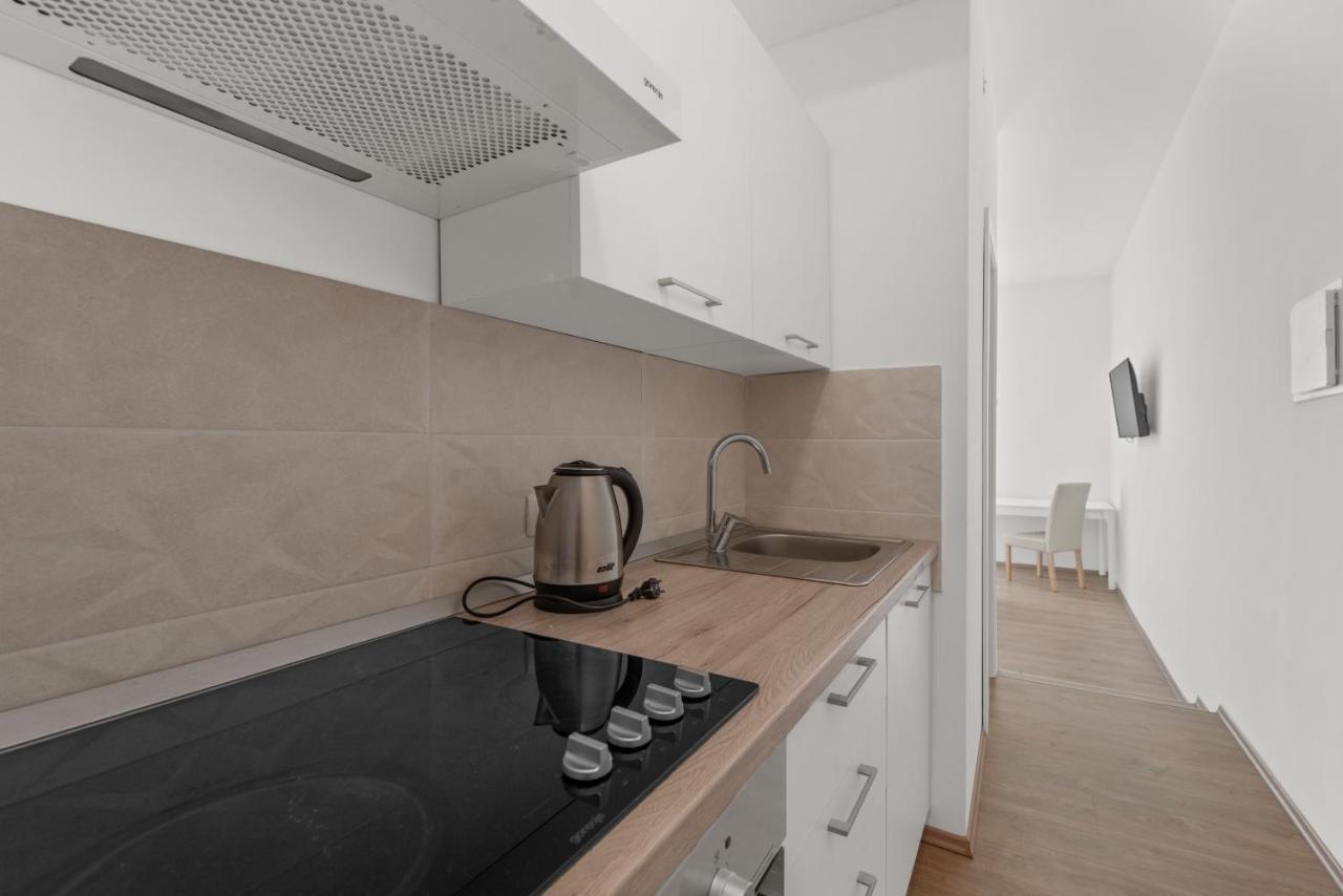 Mima Apartments Рийека Екстериор снимка