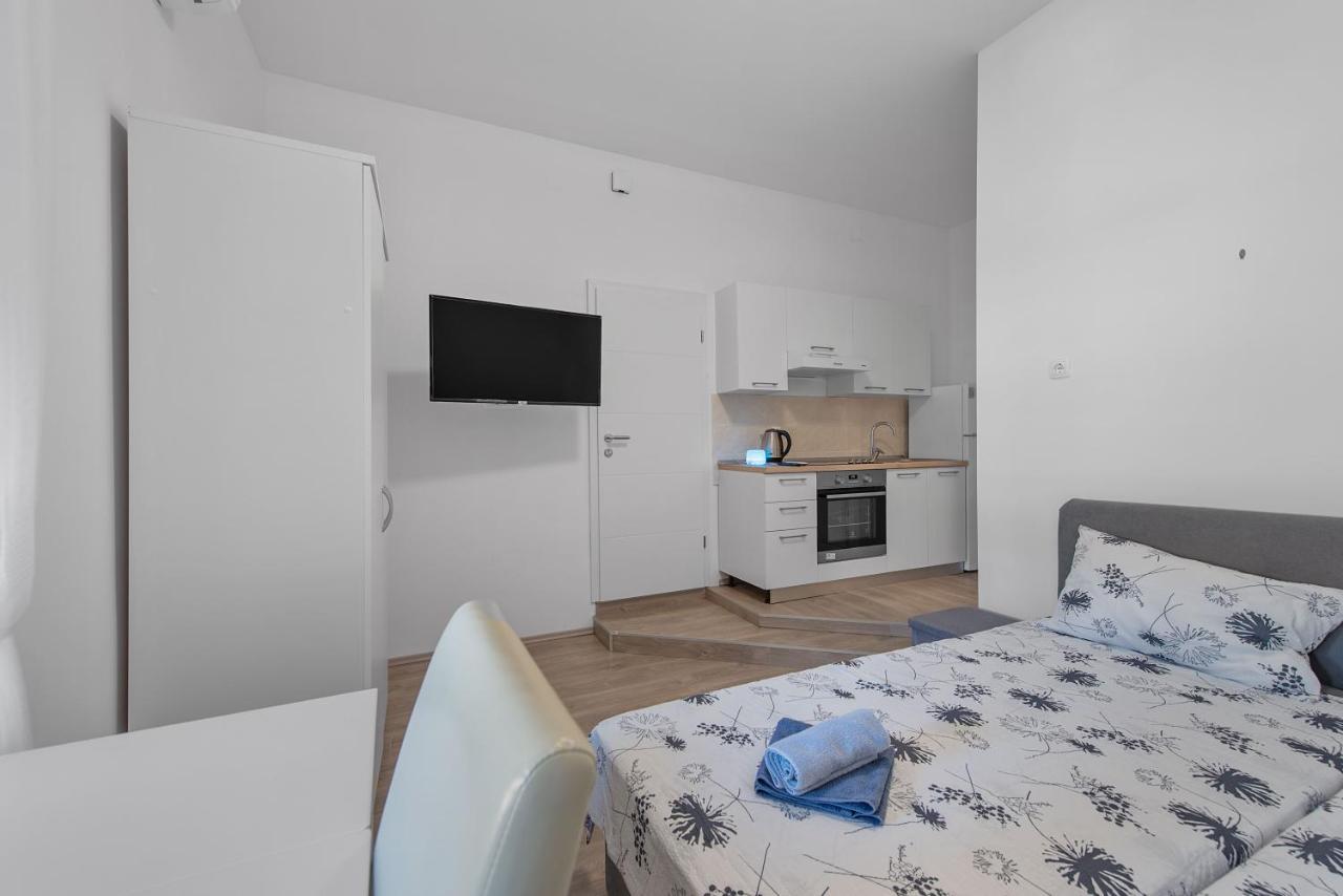 Mima Apartments Рийека Екстериор снимка