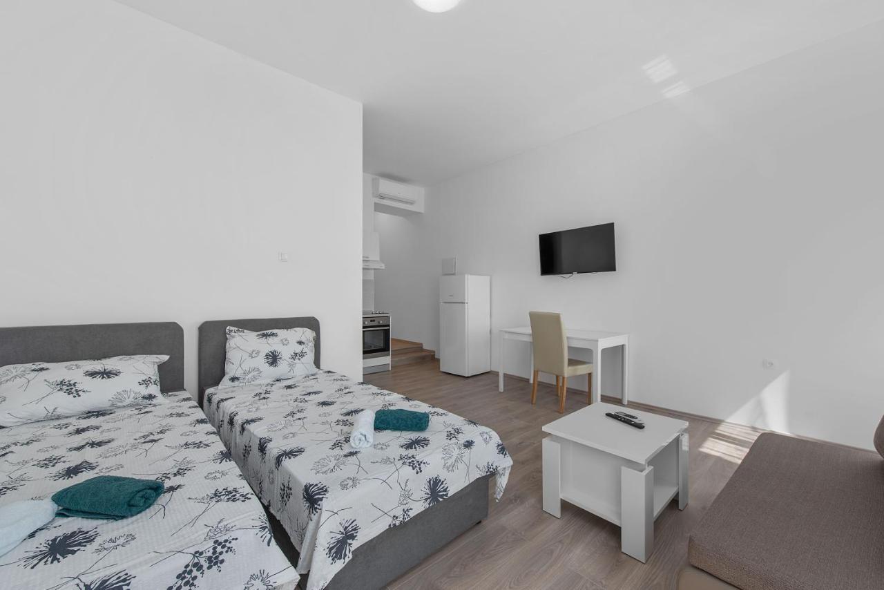 Mima Apartments Рийека Екстериор снимка