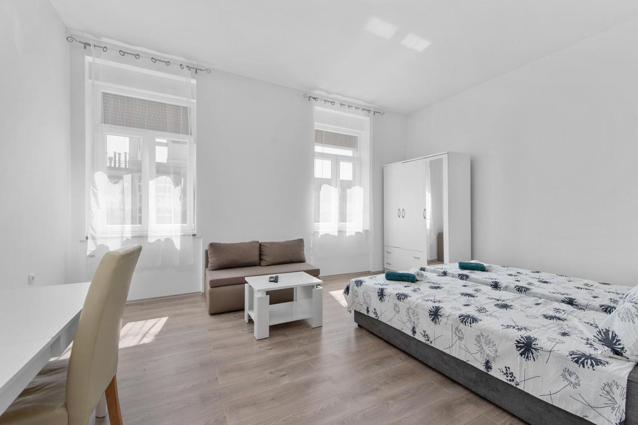 Mima Apartments Рийека Екстериор снимка