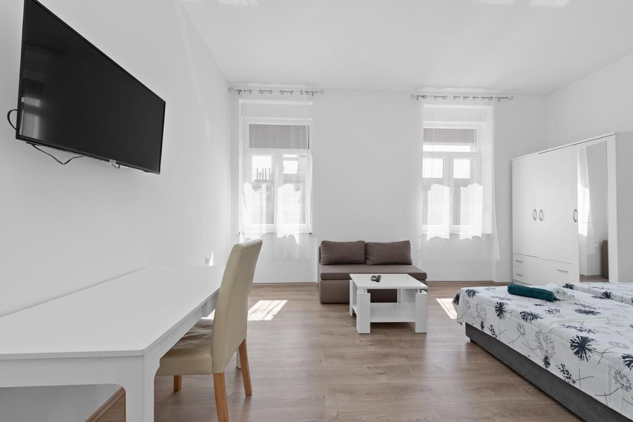 Mima Apartments Рийека Екстериор снимка