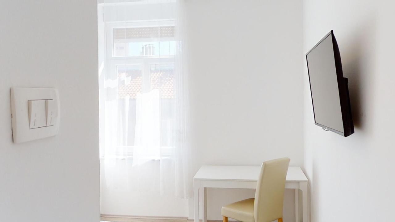 Mima Apartments Рийека Екстериор снимка