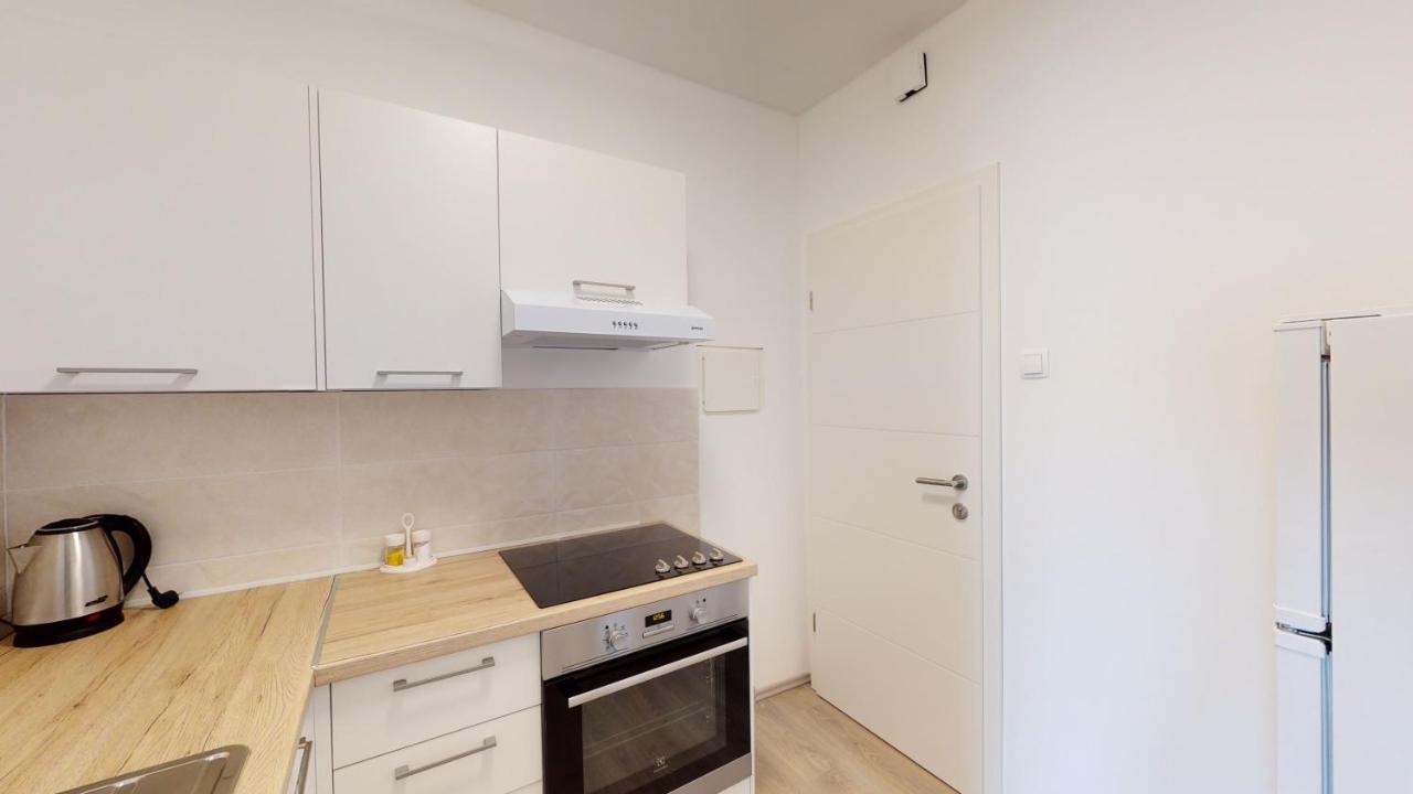 Mima Apartments Рийека Екстериор снимка