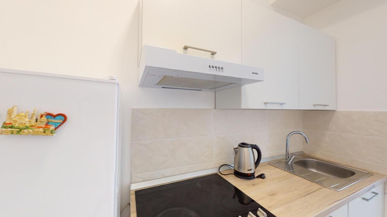 Mima Apartments Рийека Екстериор снимка